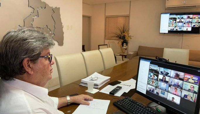 João-Azevêdo-reunião-virtual-683x388