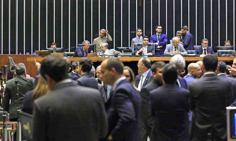 Apesar da crise econômica e dos cortes de gastos do governo, deputados e senadores vão duplicar recursos para campanhas eleitorais
(foto: Alex Ferreira/Câmara dos Deputados)