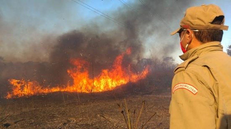 Incendios-bombeiro