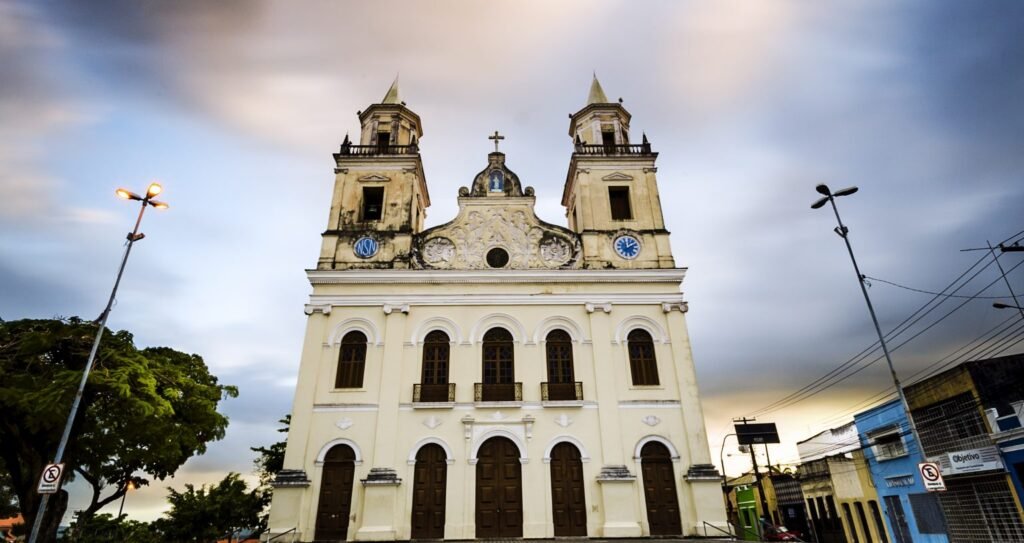 Igreja-de-Nossa-Senhora-das-Neves-1536x815