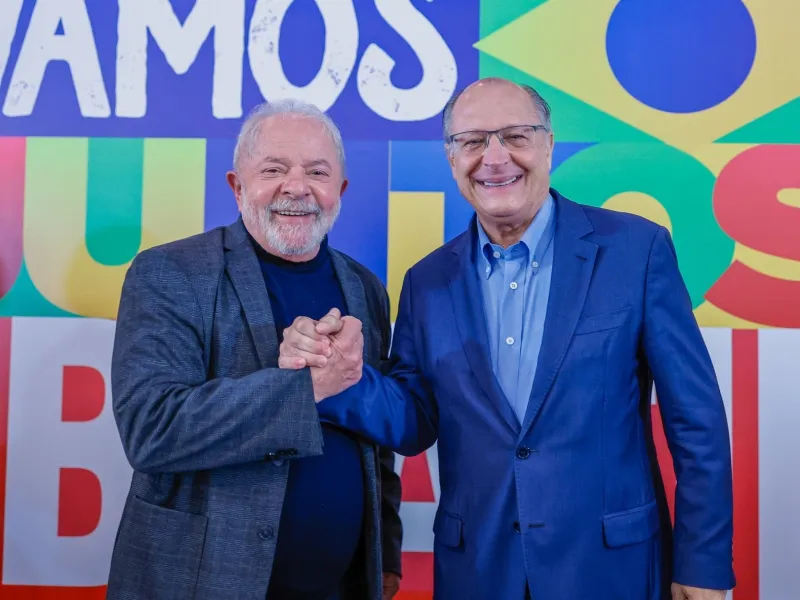 lula-e-alckmin-na-primeira-reuniao-da-coordenacao-da-campanha-1653338816074_v2_4x3