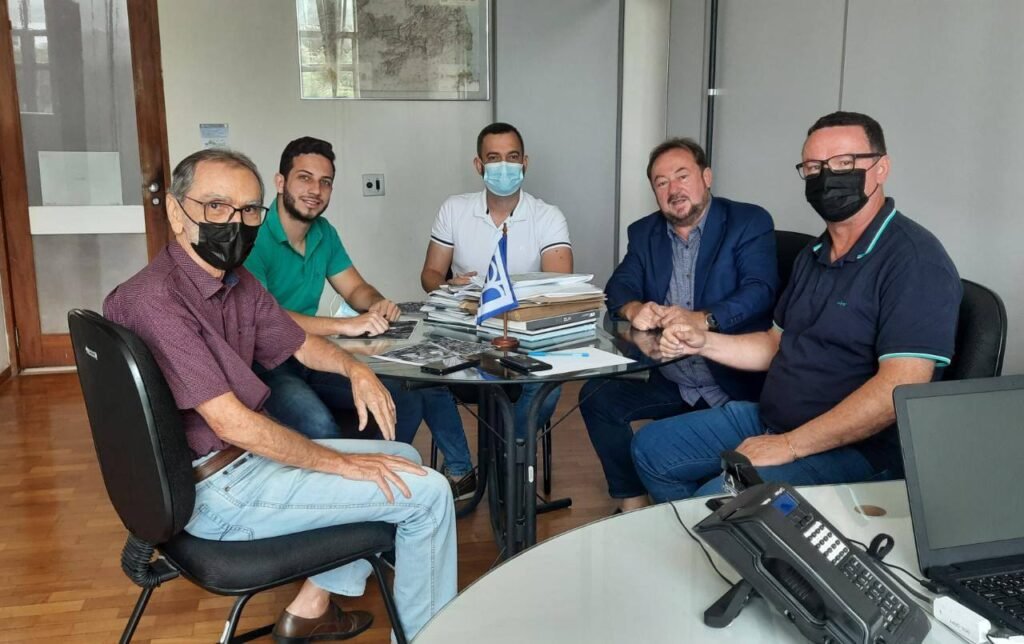 photo_5132374469069876048_y