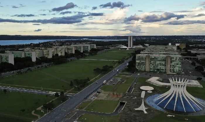 tres-poderes-brasilia