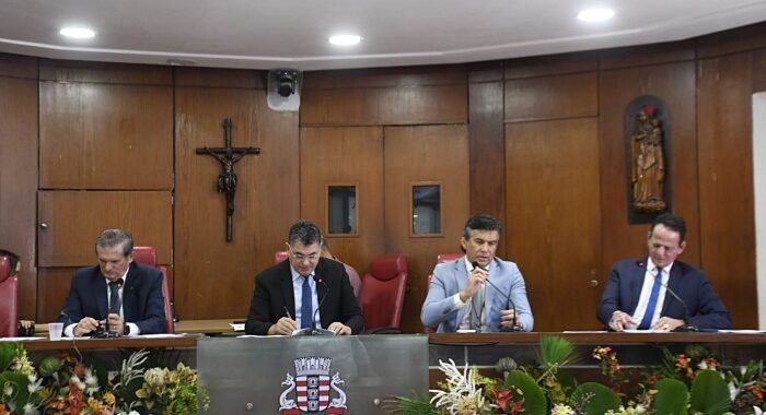 827418cece8fc6f8a4d0ee3e102114dc