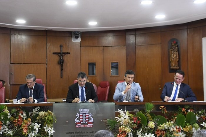 827418cece8fc6f8a4d0ee3e102114dc