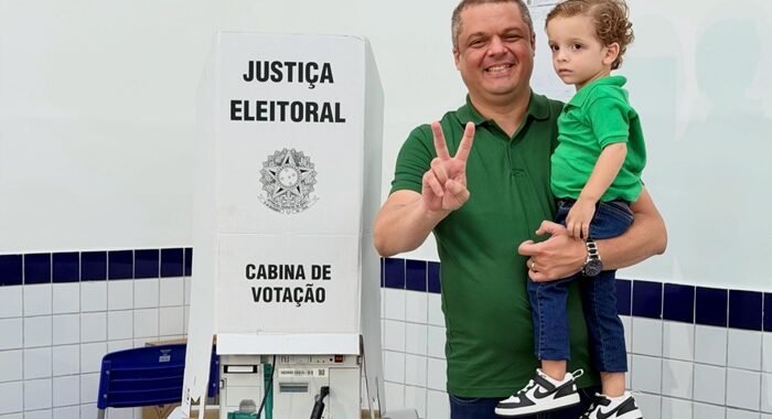 edvaldo-neto-prefeito-cabedelo-votacao-eleicao-12-de-abril-2026
