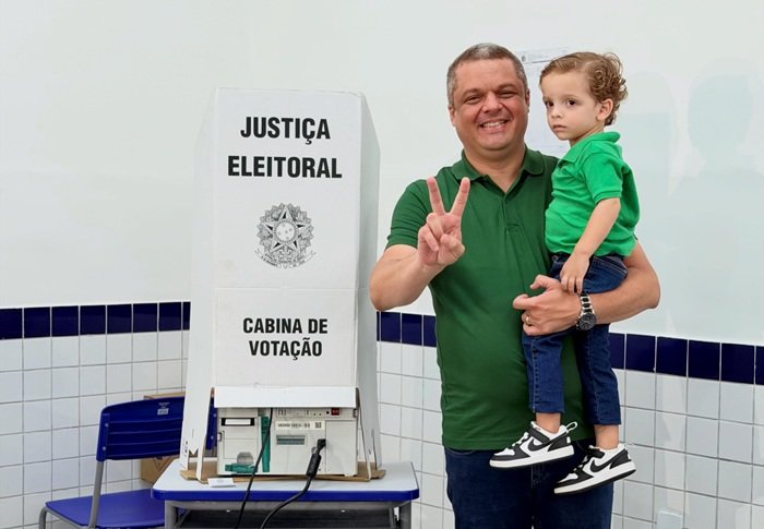 edvaldo-neto-prefeito-cabedelo-votacao-eleicao-12-de-abril-2026