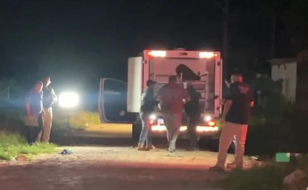 Homem é encontrado morto com tiros na cabeça no bairro de Mandacarú 