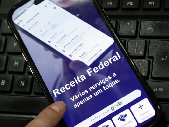Receita paga nesta sexta maior lote de restituição do Imposto de Renda da história