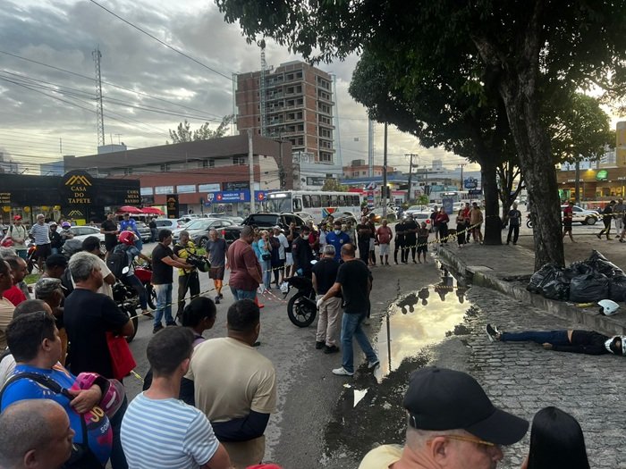 Assaltante atira em vitimas e acaba morto a tiros na Praça da Paz nos Bancários
