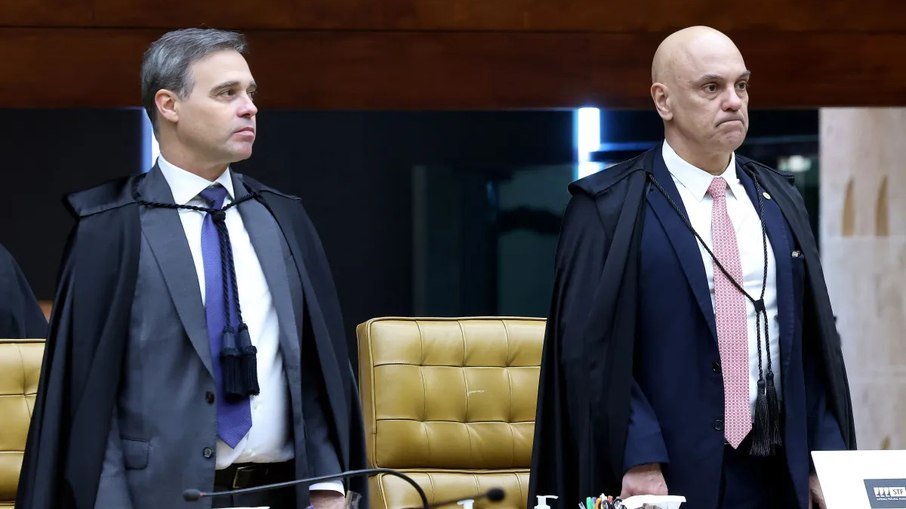 Moraes enquadra Mendonça no inquérito das fake news